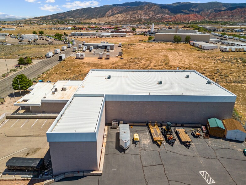 More Photos Of 2331 W Park Ave, Cedar City Distribution For Sale