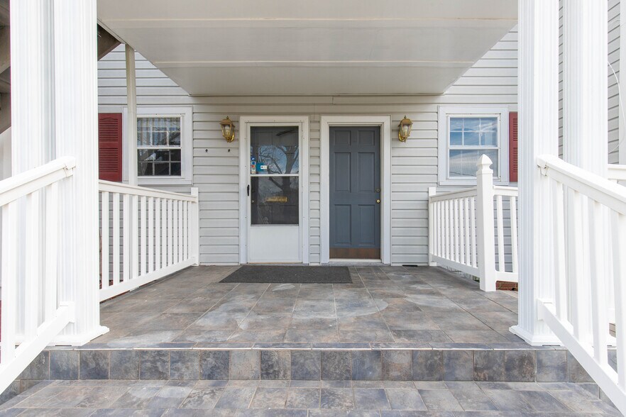 More Photos Of 302 N White St, Lancaster Office For Sale