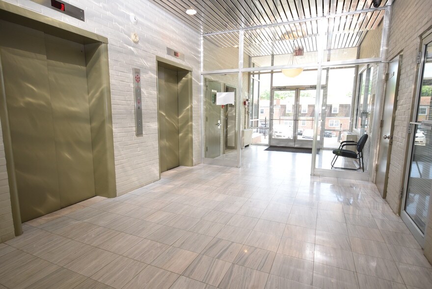 More Photos Of 200 Little Falls St, Falls Church Office For Lease