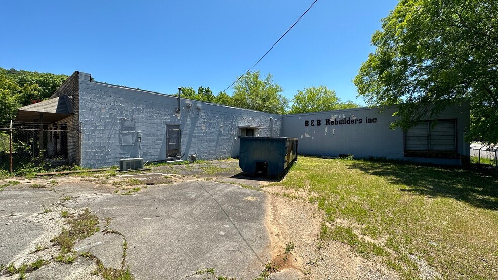 More Photos Of 7705 67th St S, Birmingham Flex For Lease