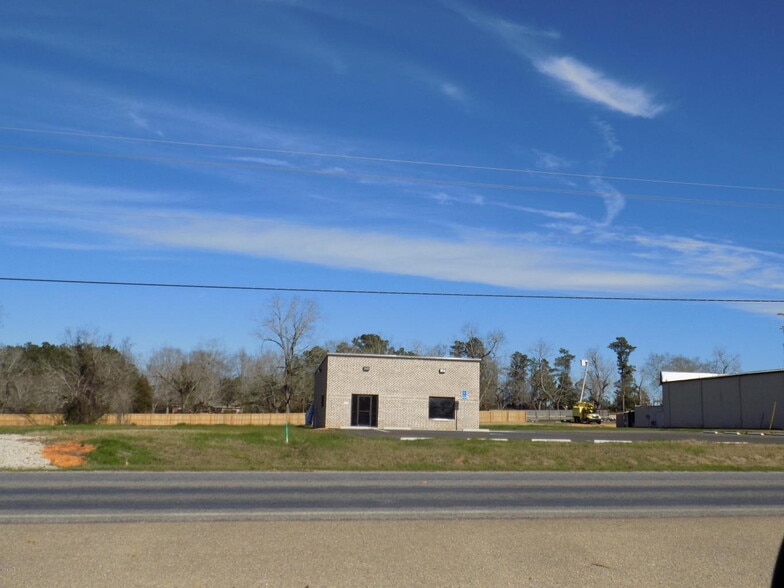 More Photos Of 1575 W Central Ave, Wiggins Office For Sale