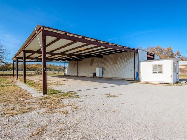 More Photos Of 909 Pitts Ln, Blanket Warehouse For Sale