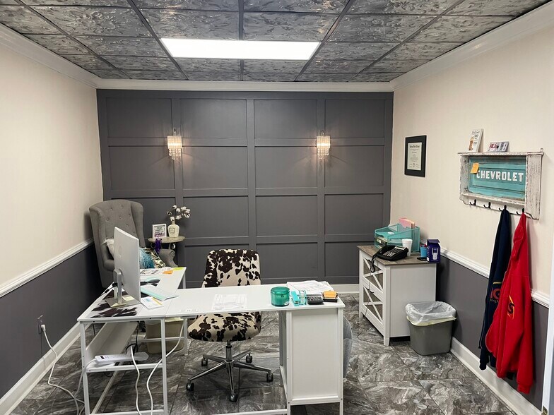 More Photos Of 295 Racetrack Rd, McDonough Flex For Sale