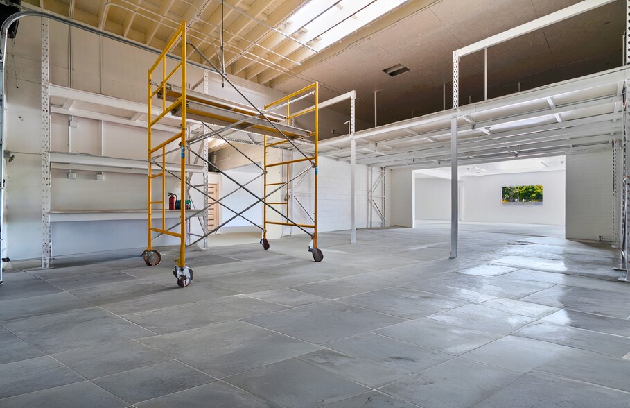 More Photos Of 1130 N Maclay Ave, San Fernando Warehouse For Lease