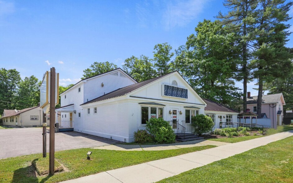 More Photos Of 260 Stockbridge Rd, Great Barrington Freestanding For Lease