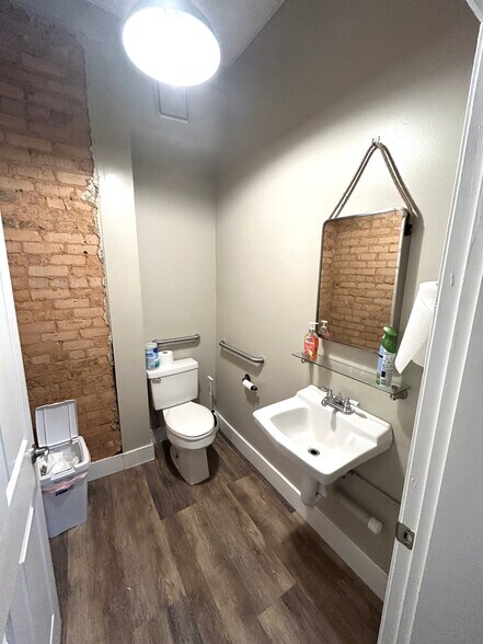 More Photos Of 103 W Main St, Easley Storefront Retail Residential For Lease