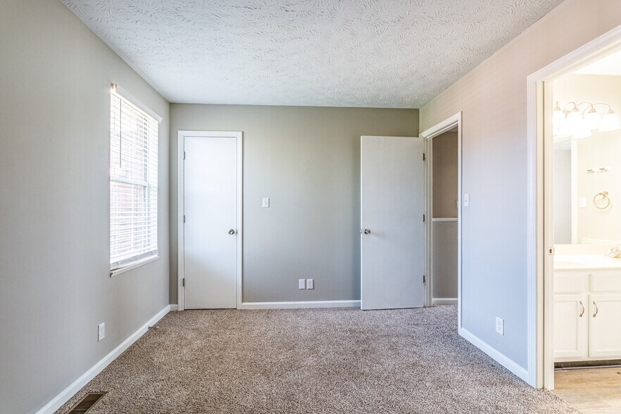 More Photos Of 291 Dunbar Cave Rd, Clarksville Multifamily For Sale