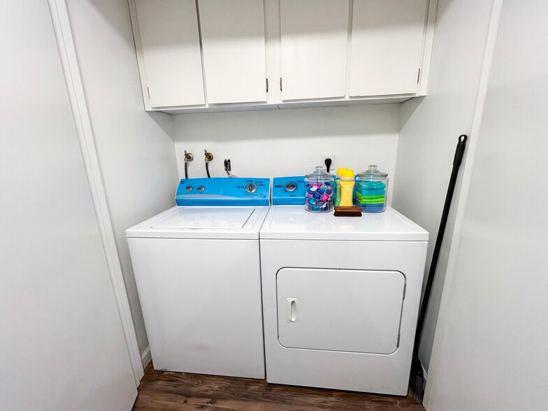 More Photos Of 2536 Grove Way, Castro Valley Apartments For Sale