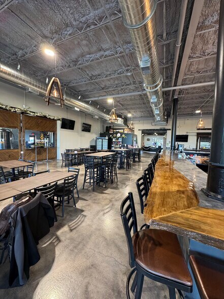 More Photos Of 235 NE Watula Ave, Ocala Restaurant For Sale