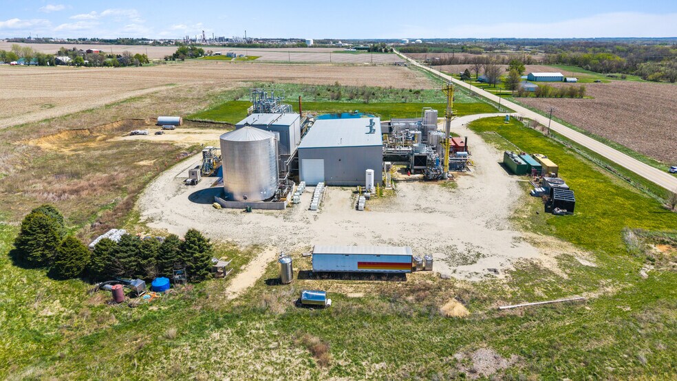 More Photos Of 5640 44th Ave S, Clinton Industrial For Sale