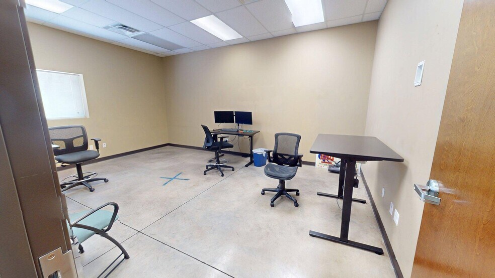 More Photos Of 2201 Patterson Industrial Dr, Pflugerville Warehouse For Lease