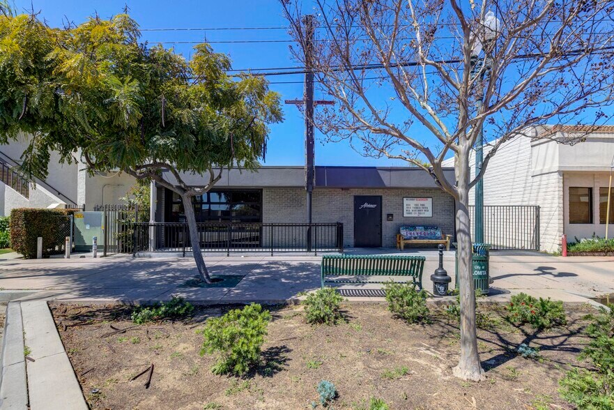 More Photos Of 24123 Narbonne Ave, Lomita Bar For Sale