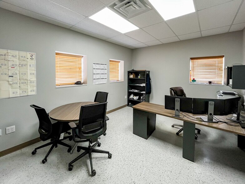 More Photos Of 906 S Highway 285, Pecos Warehouse For Sale