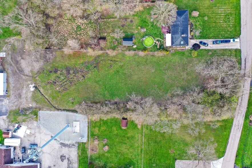 More Photos Of 6962 Coles Rd, Middletown General Retail For Sale