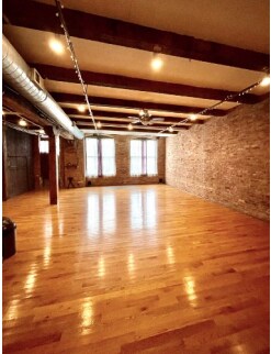 More Photos Of 9-15 W Hubbard St, Chicago Loft Creative Space For Lease