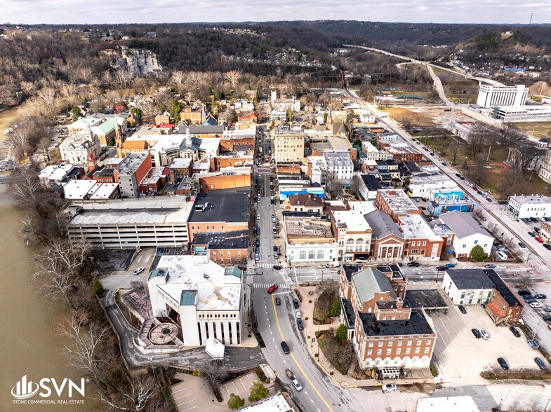 More Photos Of 201 W Main St, Frankfort Office For Lease