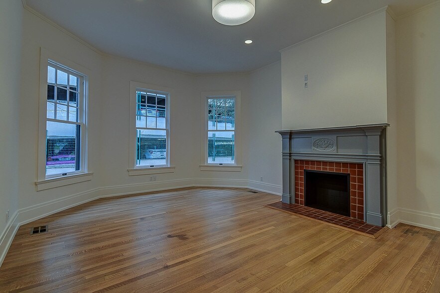 More Photos Of 904 San Antonio St, Austin Office For Lease