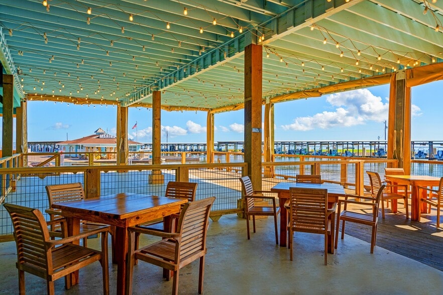 More Photos Of 4236 Laguna Shores Rd, Corpus Christi General Retail For Sale