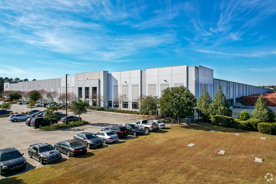 More Photos Of 400 Trade Zone Blvd, Summerville Distribution For Lease