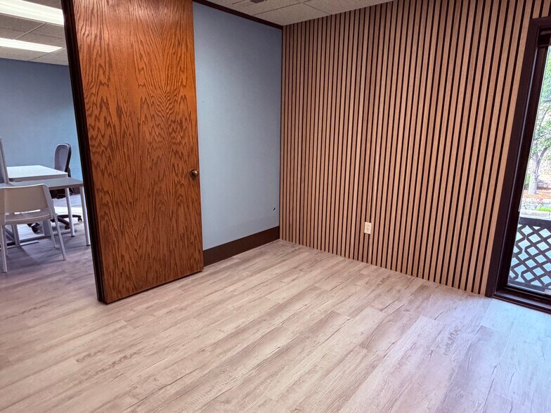 More Photos Of 3721 W Market St, Greensboro Office For Lease