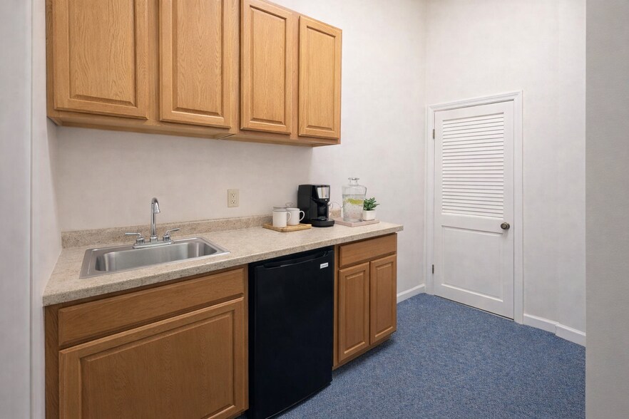 More Photos Of 110-124 Clarkson Executive Park, Ellisville Office For Lease