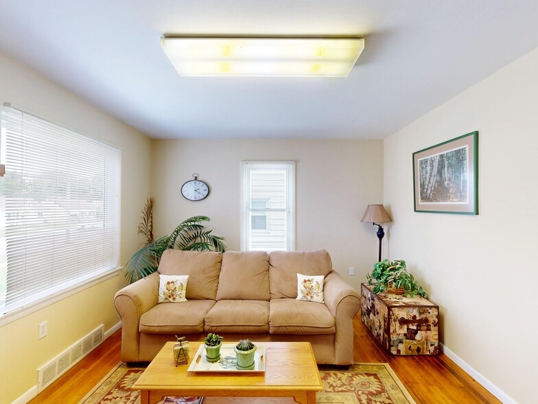More Photos Of 1213 W 38th St, Erie Office Residential For Sale