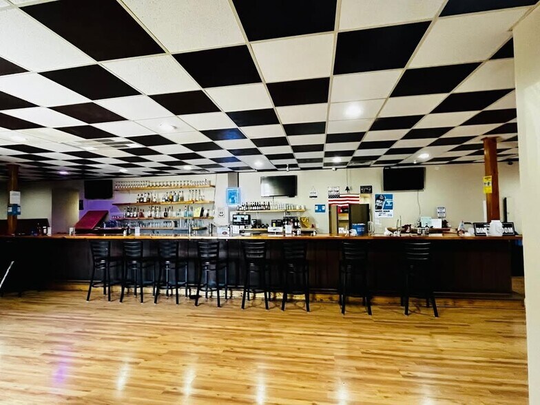 Primary Photo Of 716 N Main St, Moorefield General Retail For Sale