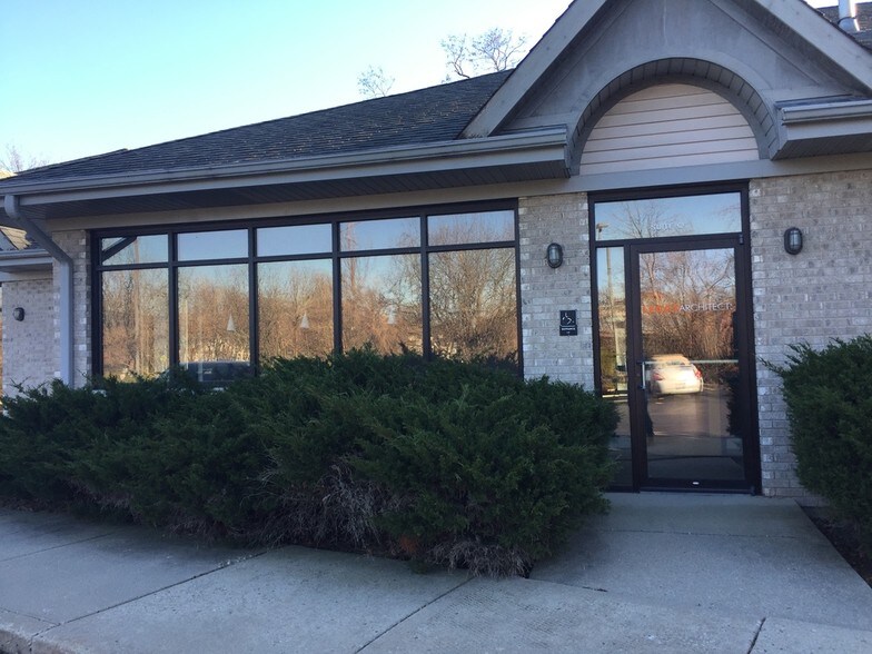 More Photos Of 80 N Virginia St, Crystal Lake Medical For Lease