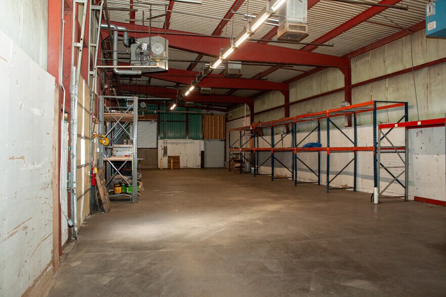 More Photos Of 10 Bartlett St, Allenstown Light Manufacturing For Lease