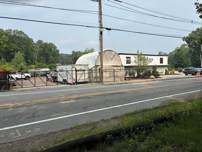 More Photos Of 1000 Knotty Oak Rd, Coventry General Retail For Sale