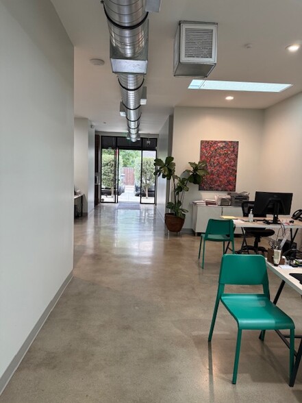 More Photos Of 1407 W Magnolia Blvd, Burbank Coworking Space
