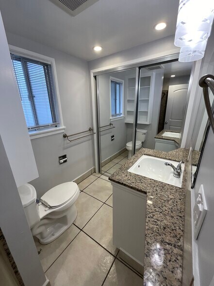 More Photos Of 10814-10818 Blix St, West Toluca Lake Apartments For Sale