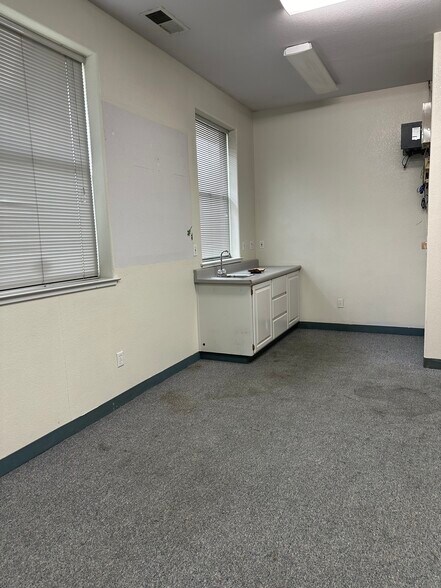 More Photos Of 5055 Pacific St, Rocklin Freestanding For Lease