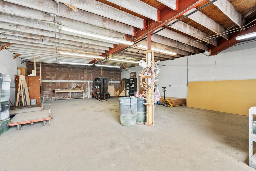 More Photos Of 491 W Rialto Ave, Rialto Manufacturing For Sale