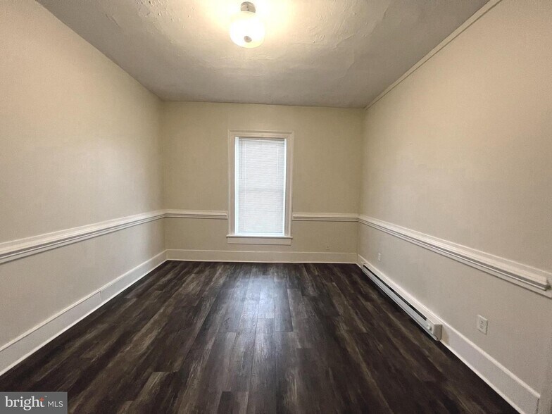 More Photos Of 121-125 N Main St, Woodstock Storefront Retail Residential For Sale