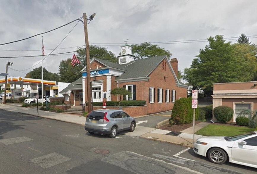 More Photos Of 205 Cedar Ln, Teaneck Bank For Lease