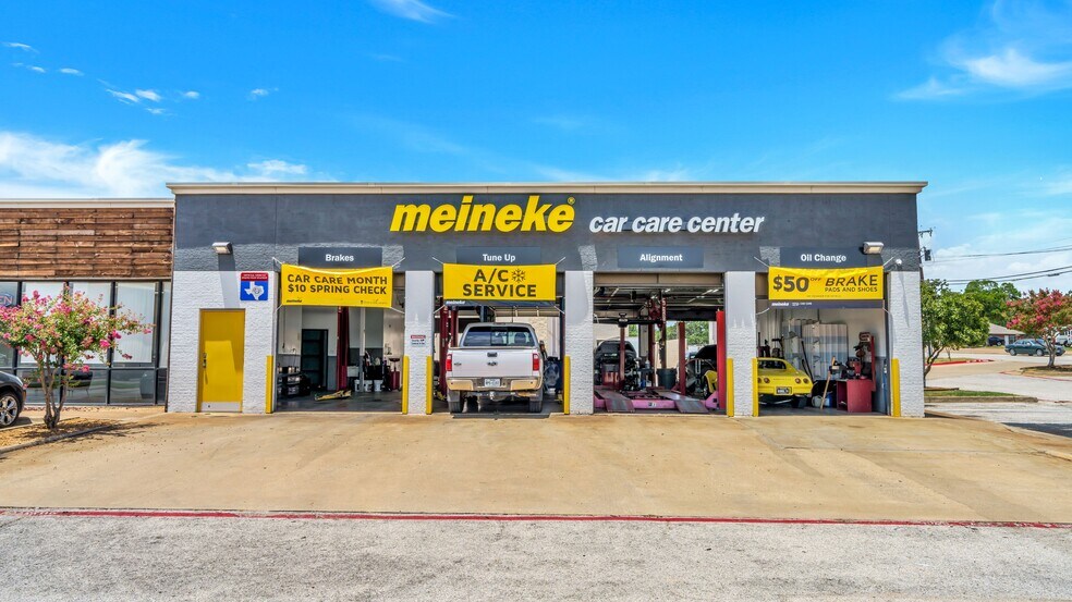 More Photos Of 600-700 Grapevine Hwy, Hurst Unknown For Lease