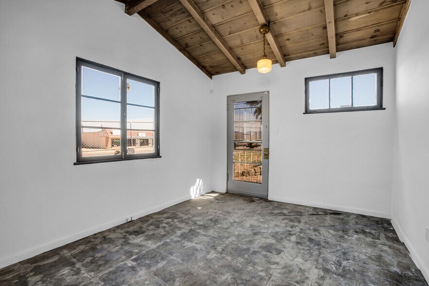 More Photos Of 5770 Adobe Rd, Twentynine Palms Freestanding For Sale