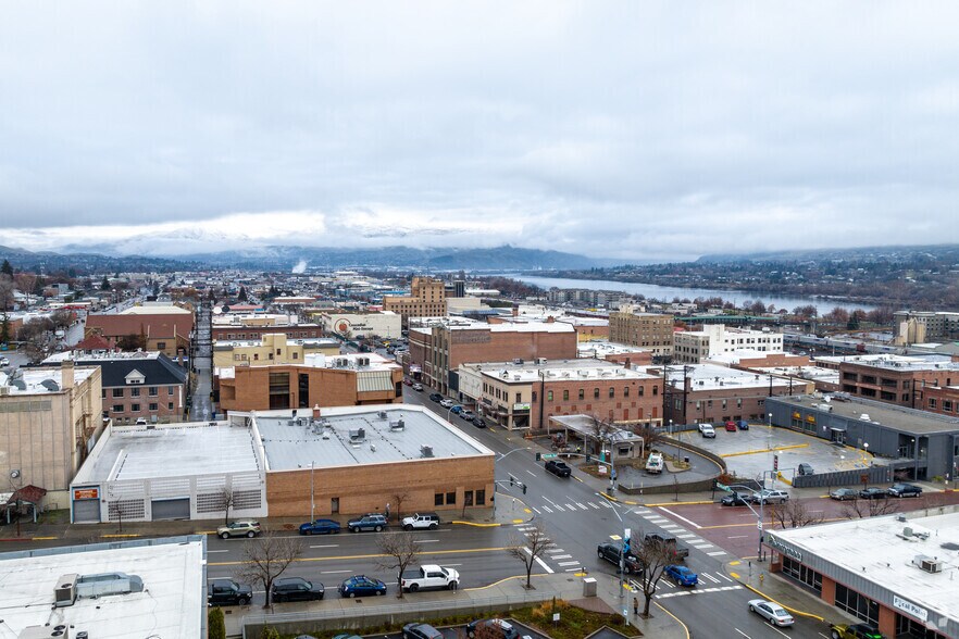 More Photos Of 30 S Mission St, Wenatchee Bank For Sale