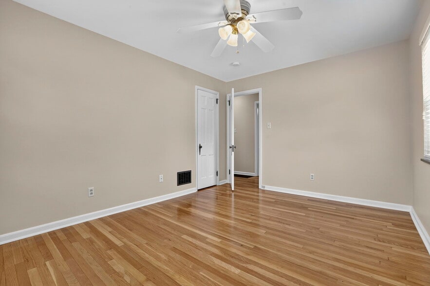 More Photos Of 802 Kenwick Rd, Columbus Apartments For Sale
