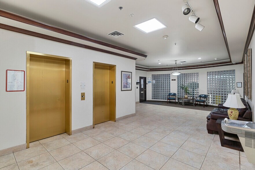 More Photos Of 5440 W Sahara Ave, Las Vegas Medical For Sale