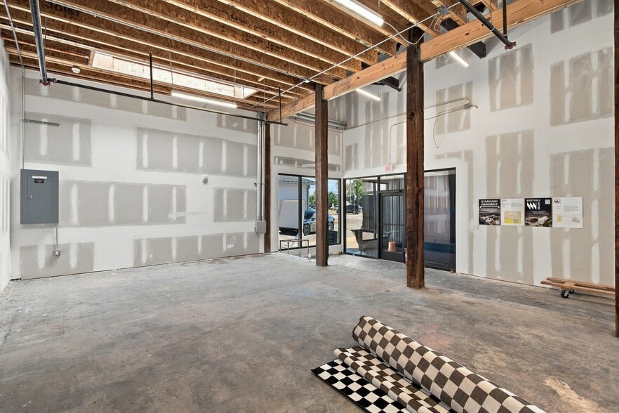 More Photos Of 722 Merritt Ave, Nashville General Retail For Lease