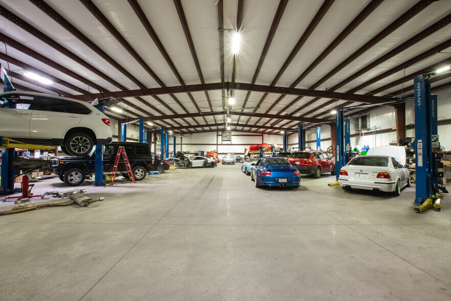 More Photos Of 5080 Rivers Ave, North Charleston Showroom For Sale