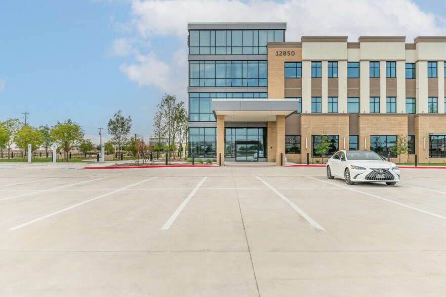 More Photos Of 12850 Dallas Pky, Frisco Medical For Lease