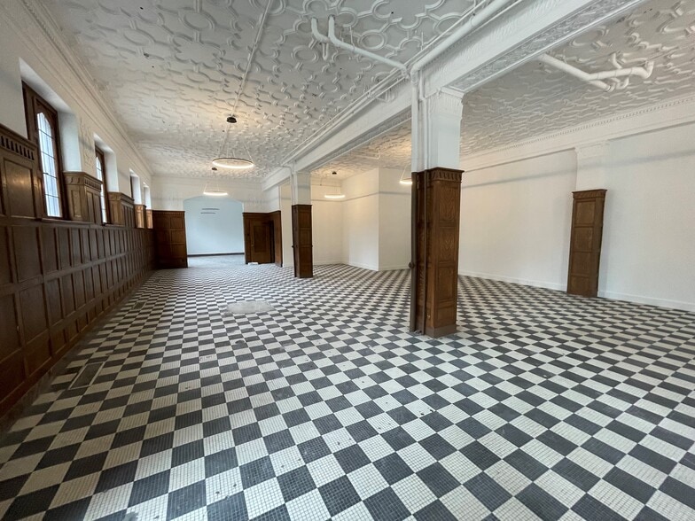 More Photos Of 415 DeBaliviere Ave, Saint Louis Apartments For Lease