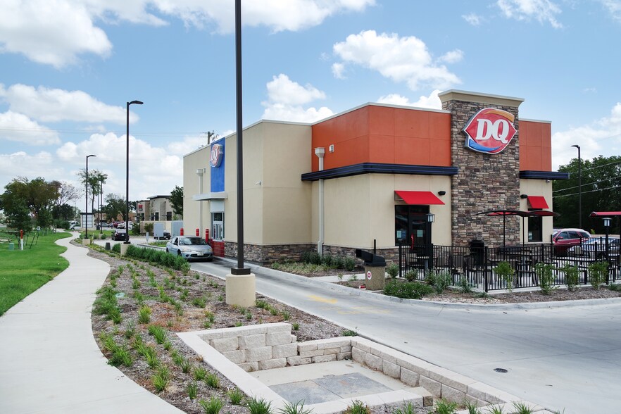 More Photos Of 6645 Westworth Blvd, Westworth Village Fast Food For Sale