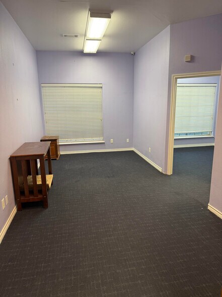 More Photos Of 1650 W Chapman Dr, Sanger Medical For Lease