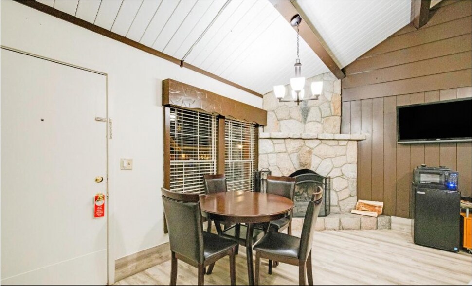 More Photos Of 27992 Rainbow Dr, Lake Arrowhead Hotel For Sale