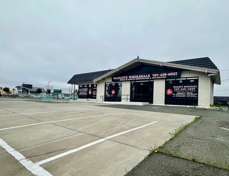 More Photos Of 1520 N Texas St, Fairfield Auto Dealership For Lease