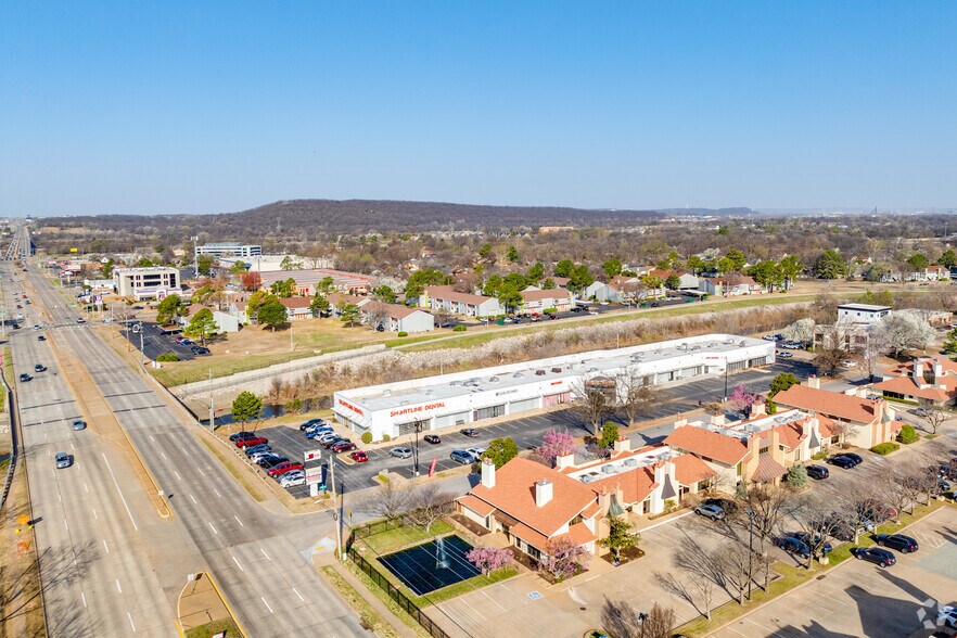 More Photos Of 1671 E 71st St, Tulsa Storefront For Lease
